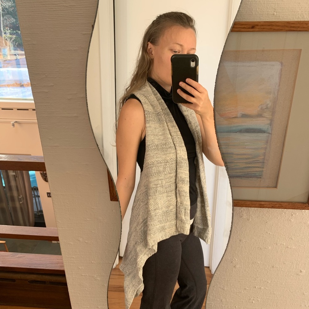 Sleeveless Cardigan